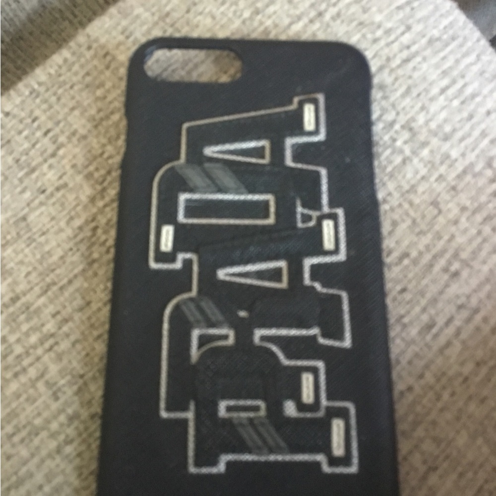 💕💯AUTHENTIC PRADA IPHONE 7 PLUS CASE💕
